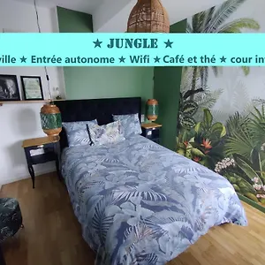 T2 Jungle Centre De Au Calme Coté Cour Apartamento Vitré