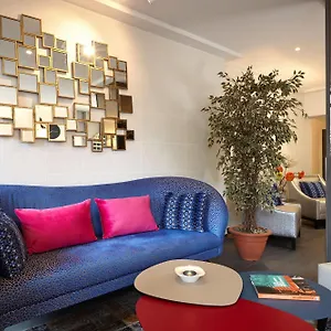Miramar 3*, Paris France